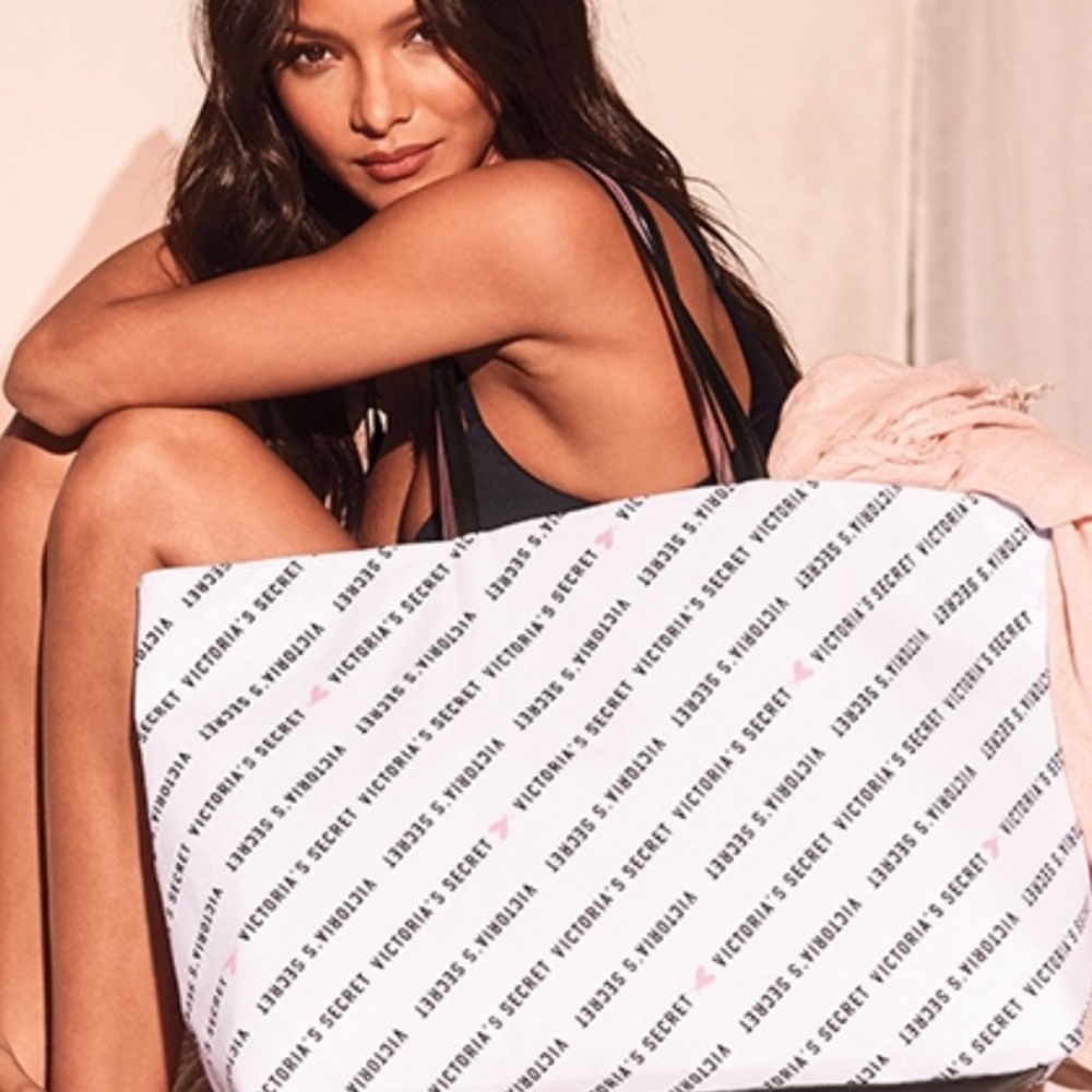 Victoria Secret tote with zipper
